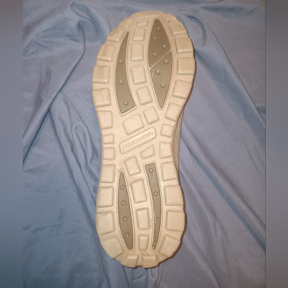 Men's Skechers slip ons - Picture 2 of 5